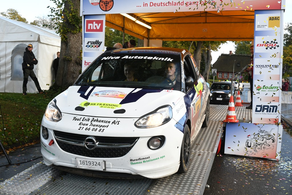 Jacob Egholm og Anders Frederiksen kørte over målrampen med en andenplads og fortsat føring i Rally National 1-klassen
(Foto: specialpress@gmail.com)